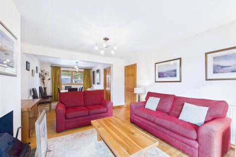Sitting Room &amp; Dining Area