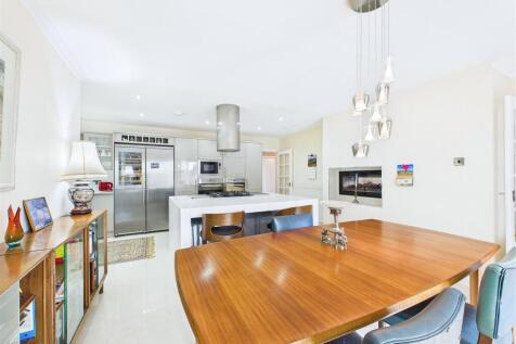 Kitchen &amp; Dining Area