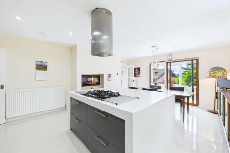 Kitchen &amp; Dining Area