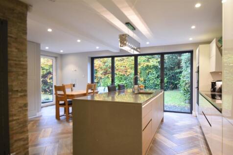 Kitchen / dining