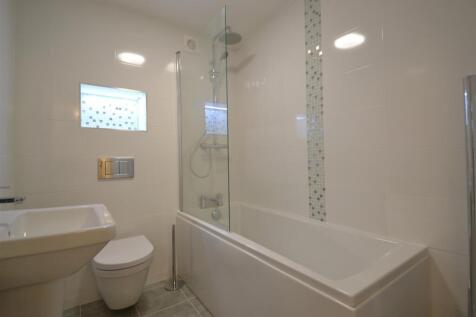 carpenters bathroom.jpg