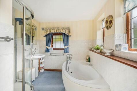 En Suite Bathroom