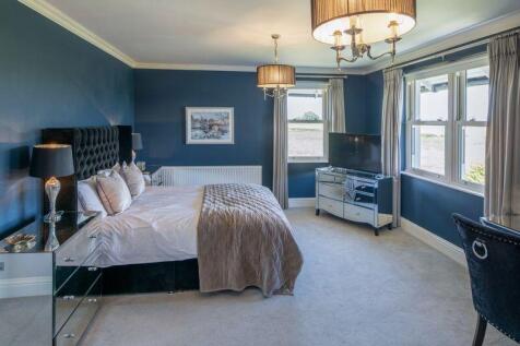 Principal bedroom