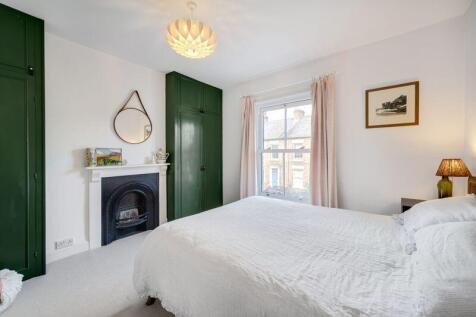 Principal bedroom