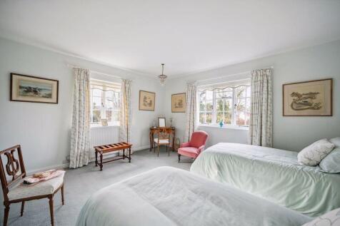 Guest bedroom
