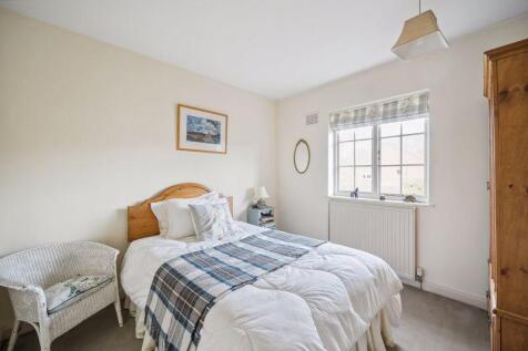 Guest bedroom