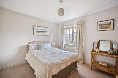 Guest bedroom