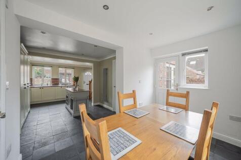 Open plan dining kitchen