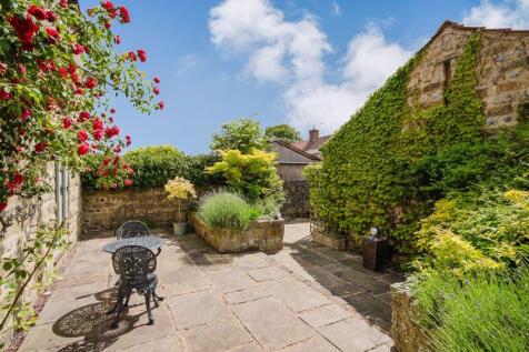 Courtyard garden