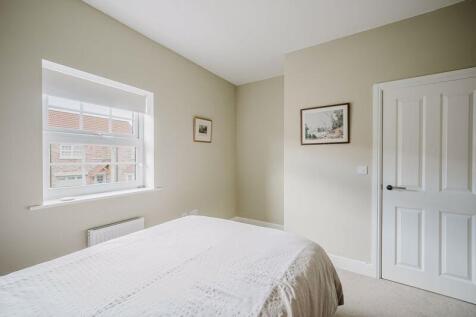 Guest bedroom