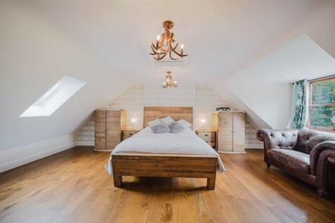 Guest bedroom