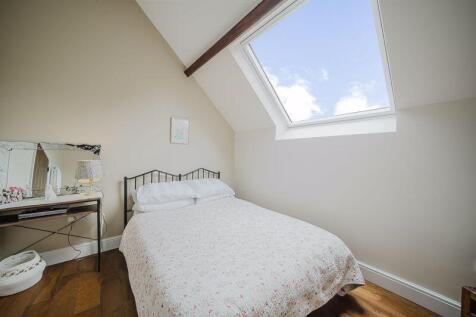 Further bedroom