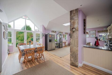 Open plan dining kitchen