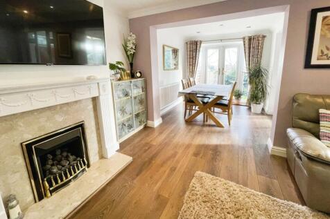 Lounge/Dinin Area