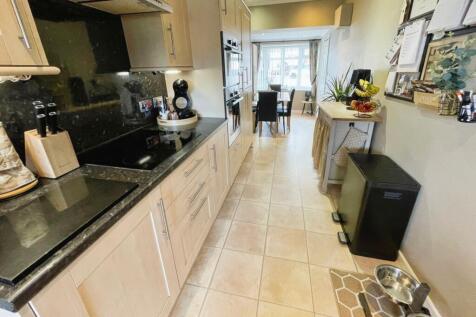Kitchen/Dining Area