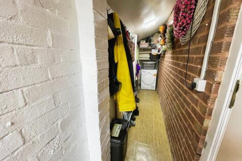 Covered side passage