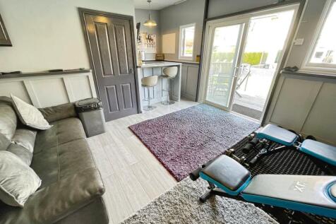 Summer House/Bar