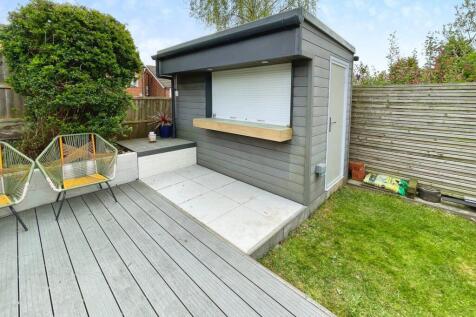 Bar/Summer House