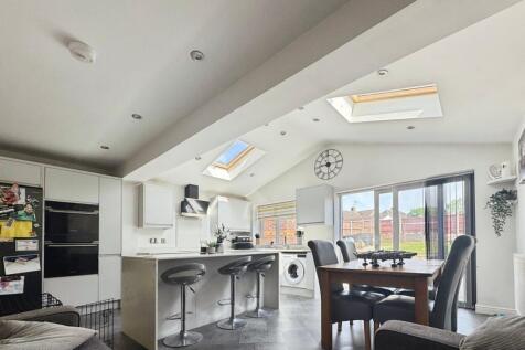 Open Plan Kitchen (3)