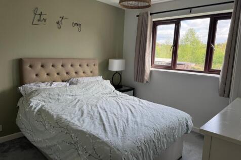 Bedroom One (2)