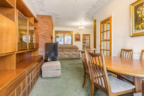 Lounge/Dining Area