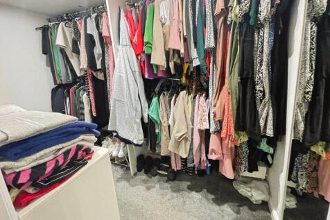 Dressing Room and Walk in Wardrobe