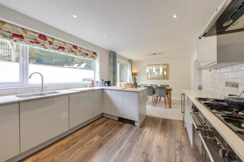 Kitchen / Dining