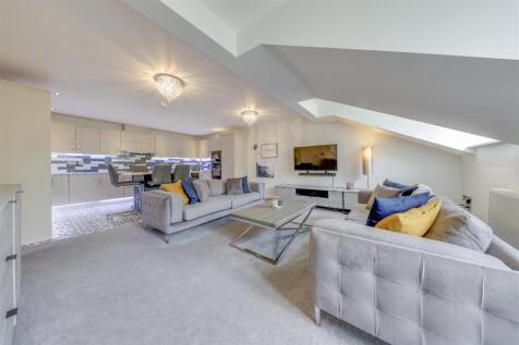 Lounge Open to Kitchen
