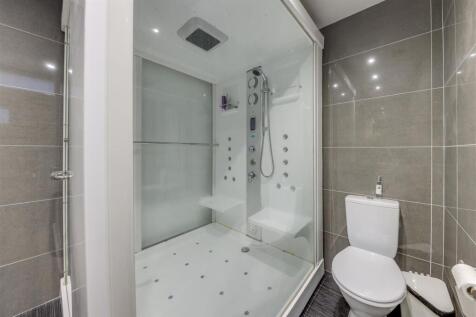 En-Suite Shower Room Alt