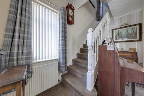Open Hall to Lounge