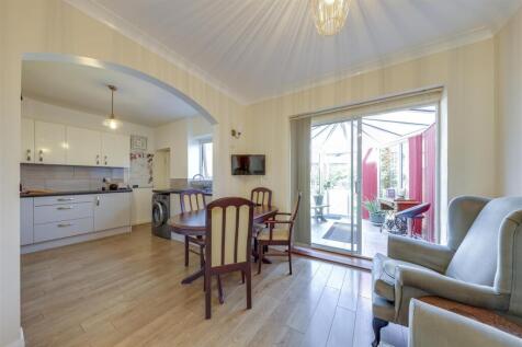 Dining / Kitchen