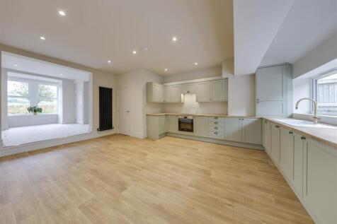 Kitchen / Dining