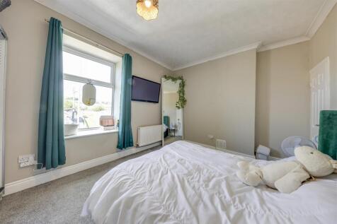 Bedroom 1 Alt