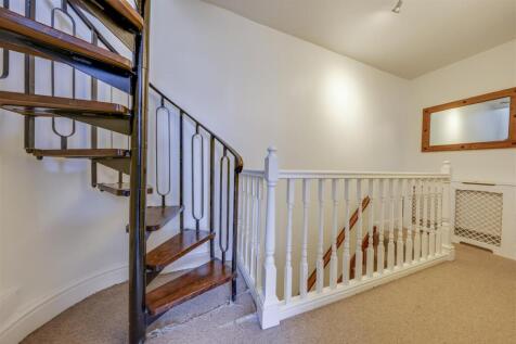 Landing Alt - Feature Spiral