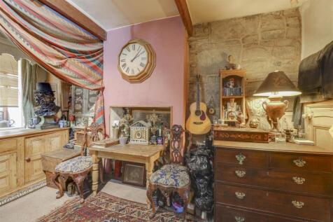 Feature Stone Wall