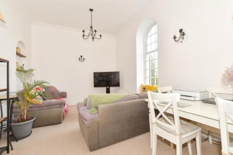 Lounge/Kitchen