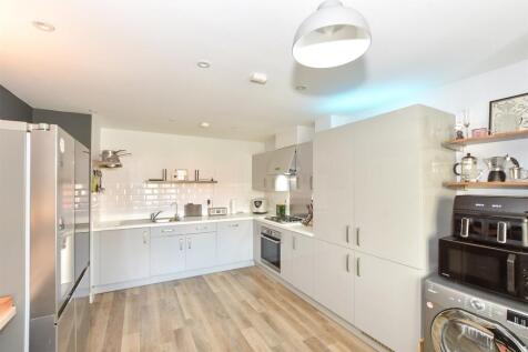 Kitchen/ Dining Room