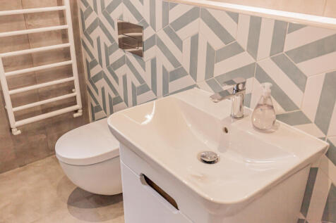 Main Shower Room