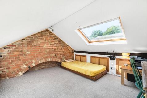 Bedroom 3/Study