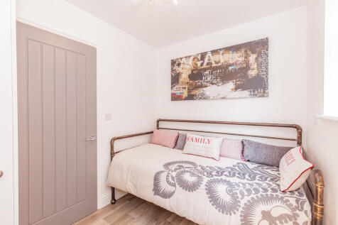 Second Bedroom/Study