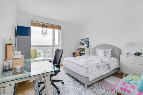 Spacious Third Double Bedroom