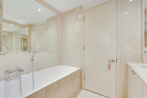 Luxurious Bathroom Suite