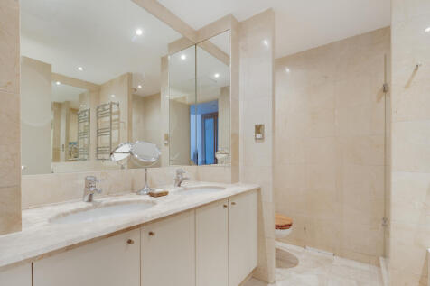 Luxurious Bathrooms