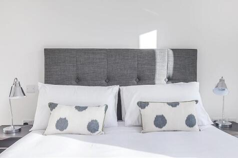Bedroom (2)