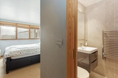 Bedroom One (3)