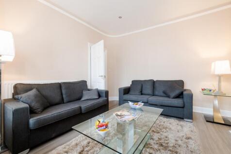 Living Room (3)