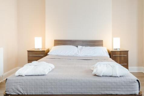 Bedroom One (2)