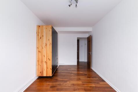 Bedroom 1 (2)