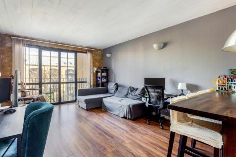 Living Room (2)