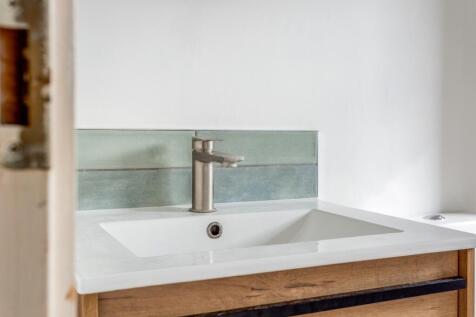 Bathroom (3)